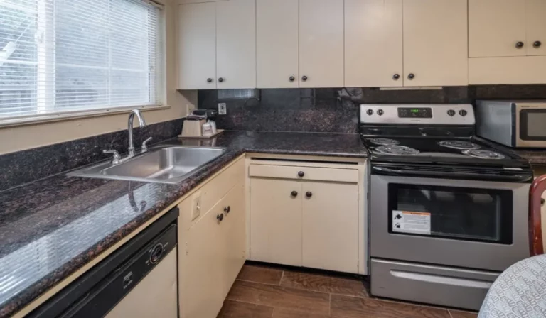 Rose Garden Inn, Kitchenette