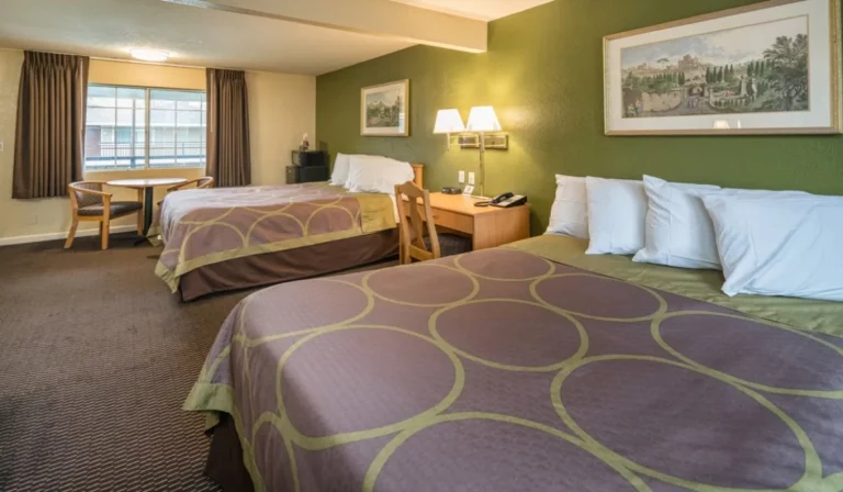 Rose Garden Inn, Double Queen Non-Smoking